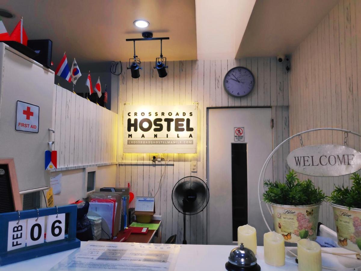Crossroads Hostel Manila Mandaluyong Bagian luar foto