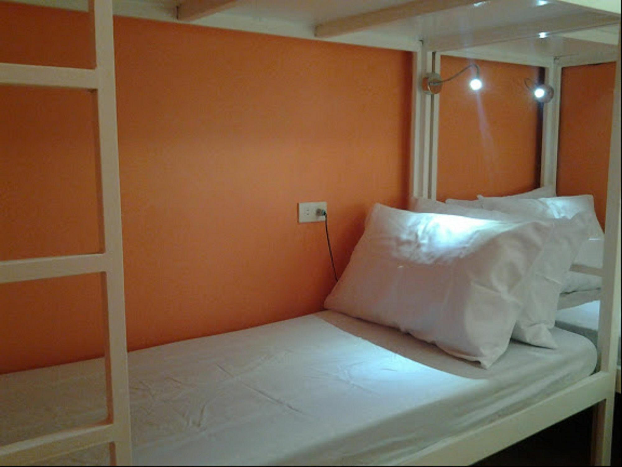 Crossroads Hostel Manila Mandaluyong Bagian luar foto